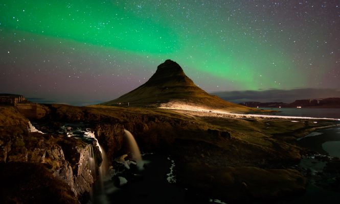 ICELAND IS OFFERING TO PAY ARTISTS 25% OF EXPENSES TO RECORD THERE