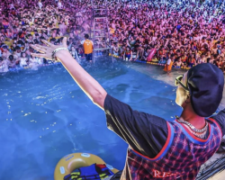 THOUSANDS GATHER FOR ELECTRONIC MUSIC FESTIVAL IN WUHAN WATER PARK